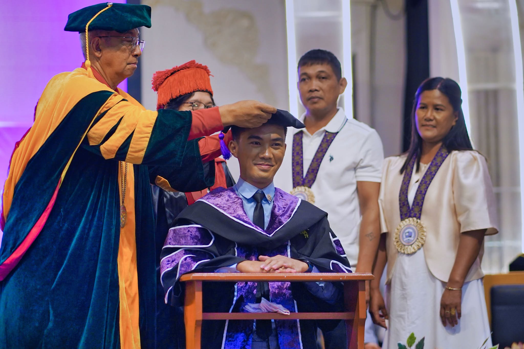 24TH-GRAD-COL-PHOTOSET photo 56